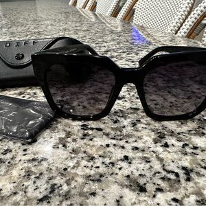 Diff Eyewear Black Ariana Sunglasses
